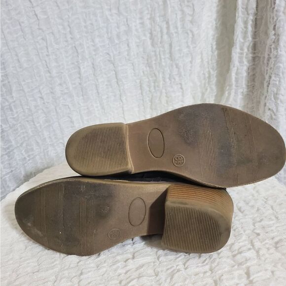 Gray Faux Suede Booties Size 8.5 - Picture 5 of 6